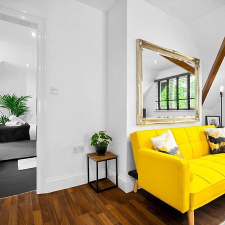 Stylish Apartment - Parking - Outdoor Terrace - Wolverhampton - Netlix - Wifi - 9Bpc Exterior foto